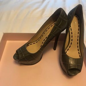 Mock Croc 5in Stiletto Platform Peep toe Pumps